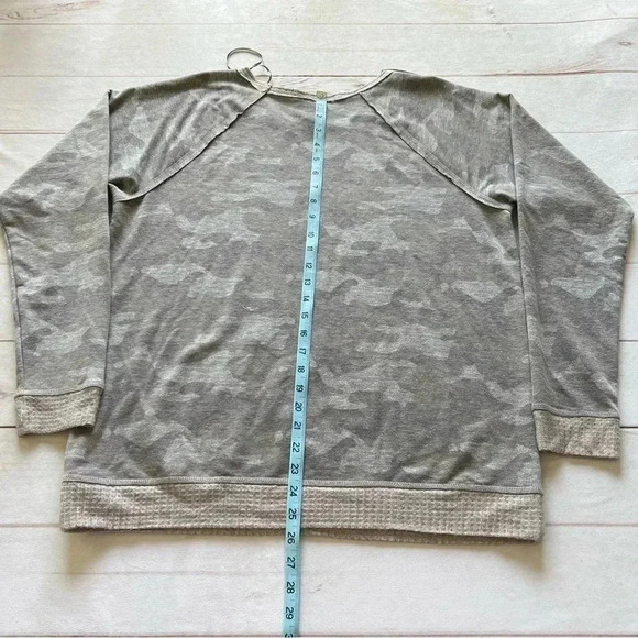 KNOX ROSE Women’s BEIGE CAMOUFLAGE PULLOVER SWEATSHIRT Size Large - Picture 3 of 7